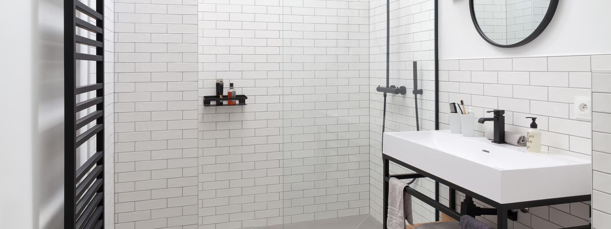 Meuble vasque suspendu ou sur pied : lequel choisir pour votre salle de bain ? S&eacute;lestat