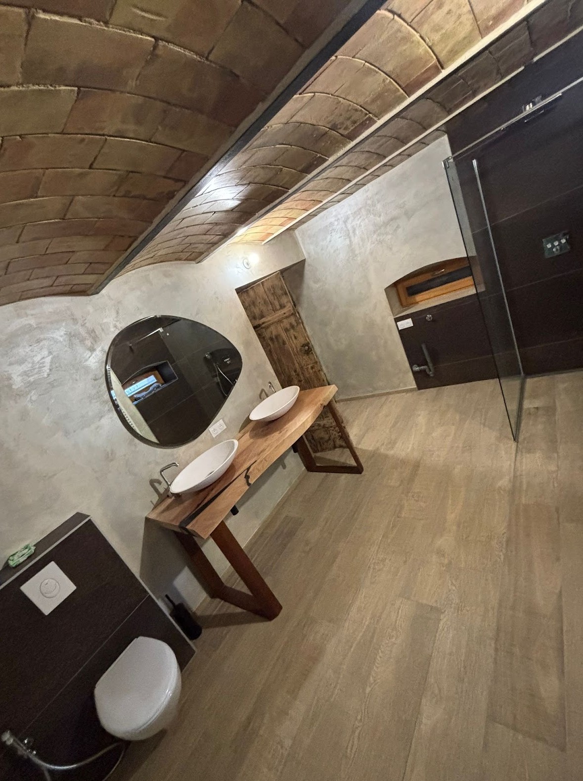 Am&eacute;nagement d&rsquo;une salle de bain dans un ancien caveau &agrave; Linthal : un projet cl&eacute; en main alliant authenticit&eacute; et modernit&eacute; Wittenheim